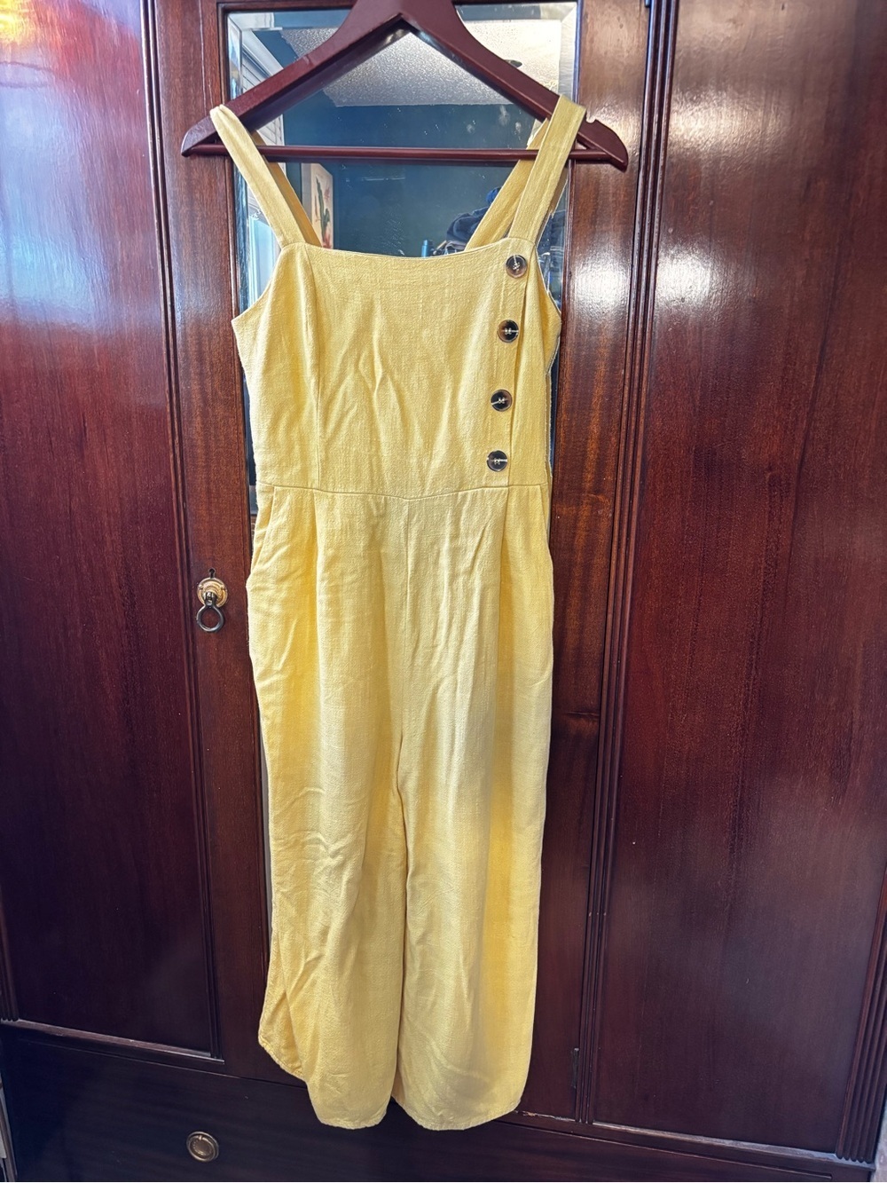 Urban Outfitters size S cotton & linen cropped jumpsuit with offset buttons